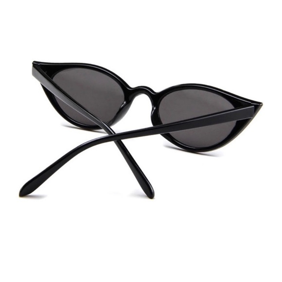 Cute Trendy Cat Eye Sunglasses in Multiple Colors - Picture 7 of 7